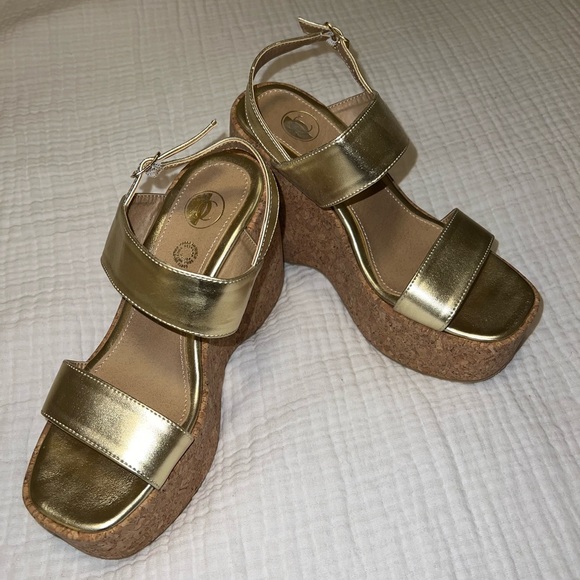Gold Platform Wedges - Picture 2 of 9